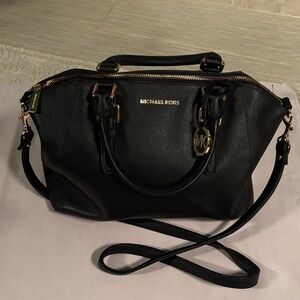 Michael Kors Carson Medium Black Saffiano Satchel Crossbody never used. Gift